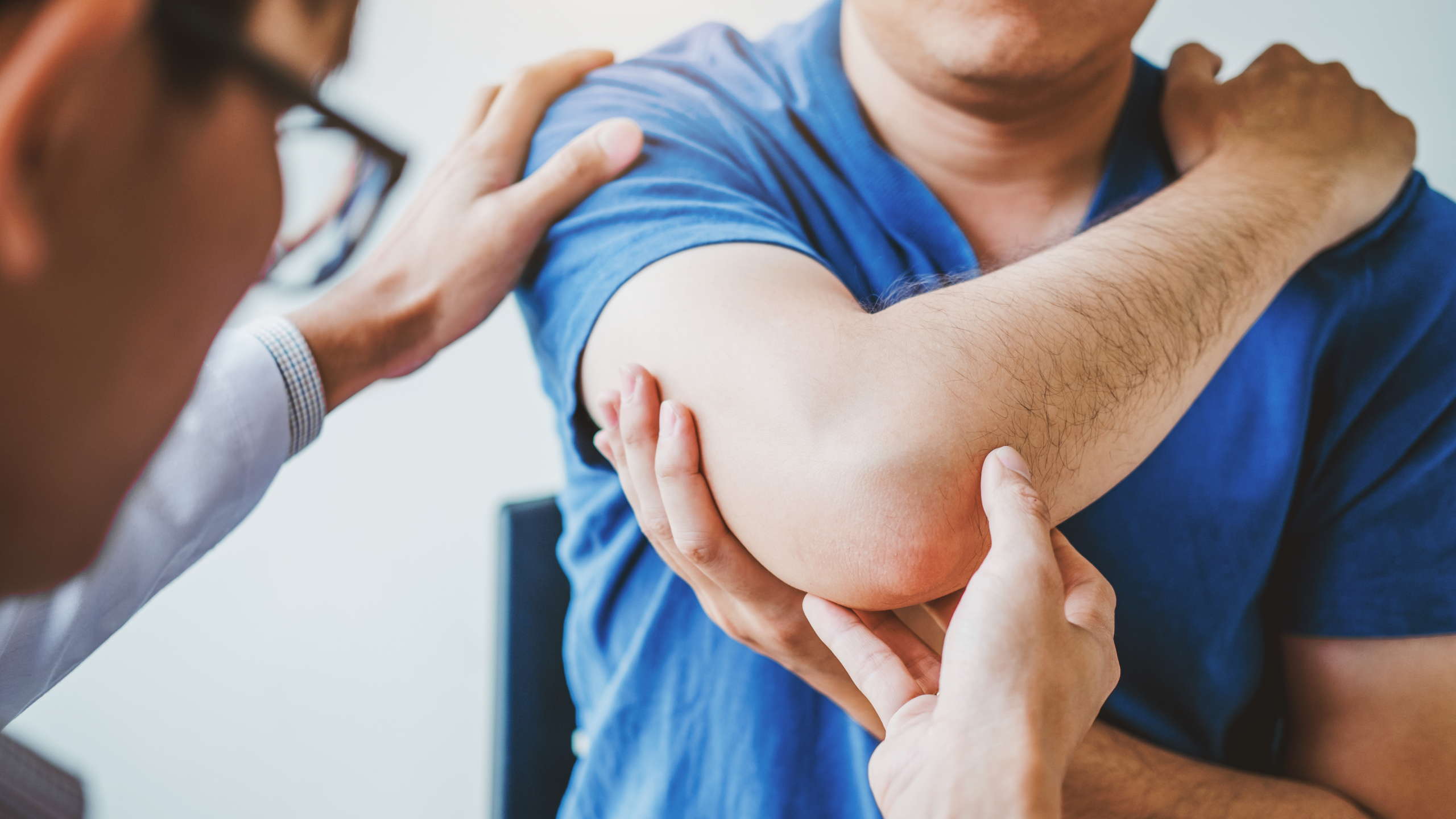 Medical professional using Cryo PainBlocker™ cryoanalgesia device by Epimed for minimally invasive pain management.